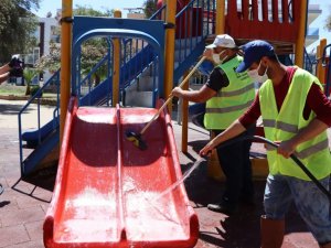 Nazilli’de parklar dezenfekte edildi