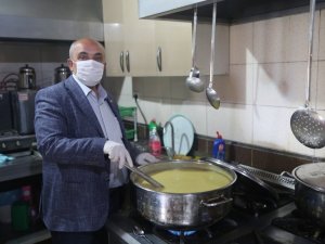 İhsaniye Belediyesi, Ramazan ayı boyunca 65 aileye günlük iftar yemeği dağıttı