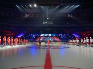 Putin, Buz Hokeyi maçında 8 sayı birden atarak şov yaptı