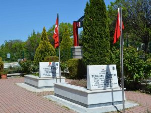 Kahramankazan Şehitliği bayrama hazır