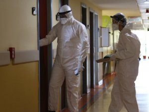 Korona savaşçılarının tulum içindeki mücadelesi