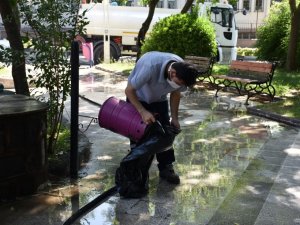 Şehzadeler’de camiler bayrama hazır