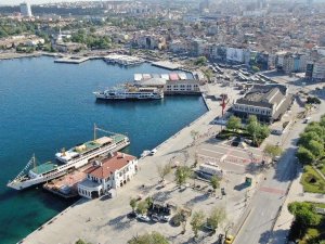 İstanbul’da bayramda meydanlar boş kaldı