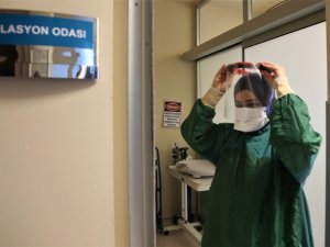 Korona virüs savaşçıları aileleri ile böyle bayramlaşıyor