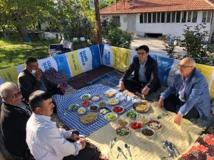 Başkan Arslan, vatandaşlarla tedbirler kapsamında bayramlaştı