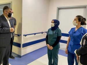 Ankara İl Sağlık Müdürü Gülüm’den hastalara ve sağlıkçılara bayram ziyareti