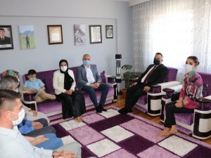 Kaymakam Halim’den şehit ailelerine bayram ziyareti