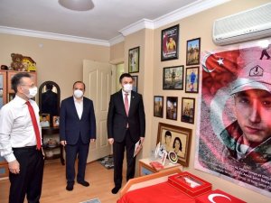 Vali Aksoy’dan şehit aileleri ve gazilere bayram ziyareti