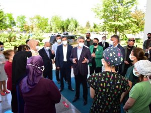 Sağlık çalışanlarına fedakarlık vurgusu