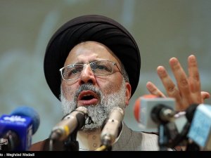 İran’da resmi olmayan sonuçlara göre cumhurbaşkanlığı seçimini Reisi kazandı