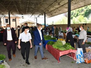 Vali Gürel, pazar alanlarında denetim yaptı