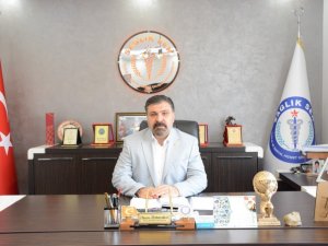 Sağlıkçılardan aynı çatı altında yaşadıkları herkesin aşılanması talebi