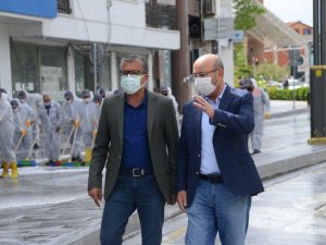 Tam kapanma sonrası için hazırlık: Kırşehir Belediyesi şehrin sokaklarını yıkadı