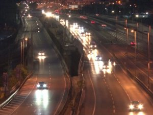 İstanbul’da 17 günlük kısıtlamanın sona ermesiyle trafikte hareketlilik başladı