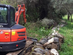 Milas Danışment Mahallesi’nde 8 Km dere temizliği