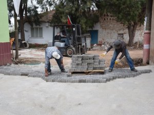 Kışın çamurdan, yazın tozdan kurtuldular
