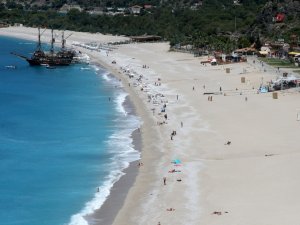 Kademeli normalleşme ile Fethiye’de sahiller hareketlendi