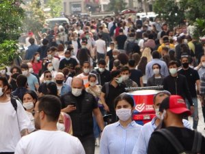 Tam kapanma bitti, vatandaşlar İstiklal Caddesi’ne akın etti