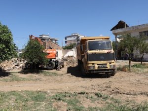 Nazilli’de yeni yol açma çalışmaları sürüyor