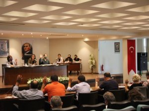 Selçuk Belediye Meclisinde İsrail’in saldırıları kınandı