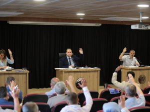 Akhisar Belediye Meclisinden esnafa tam destek