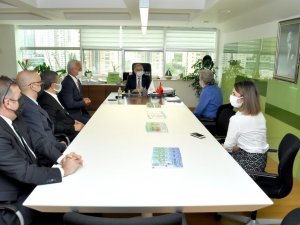 İTÜ Rektörü Koyuncu’dan Doğa Koleji’ne destek