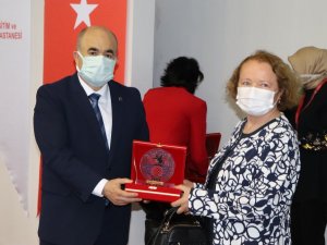Vali Dağlı: "Korona ile mücadelenin baş aktörü hemşirelerimiz"