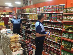 Zabıta ekipleri marketleri denetledi