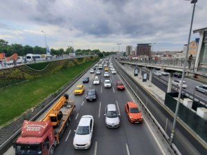 İstanbul’da trafik durma noktasına geldi, yoğunluk yüzde 81 seviyesine ulaştı
