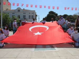 Pandeminin gölgesinde bayram kutlaması