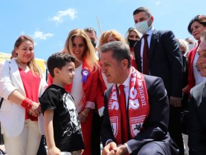 Mustafa Sarıgül gençlere seslendi: "Ülkemizin önünü ve sizin önünüzü Türkiye Değişim Partisi açacak"