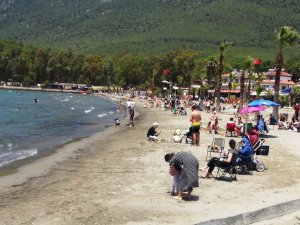 Kısıtlama bitti, sahiller doldu