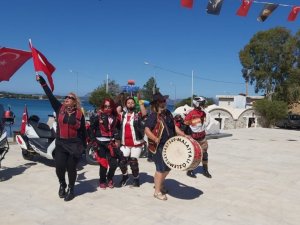 Datça’da motosikletlilerden 19 Mayıs korteji
