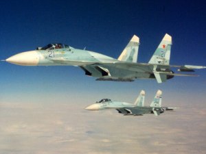 Rus avcı uçağı, Baltık Denizi’nde ABD’ye ait bombardıman uçağını engelledi