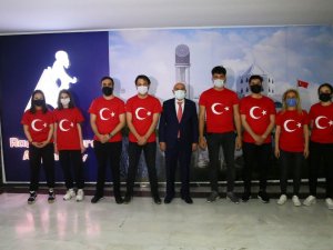 Keçiören’de üstü açık otobüste 19 Mayıs coşkusu