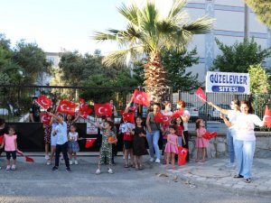 Söke’de 2 bin adet Türk Bayrağı dağıtıldı