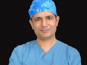 Op. Dr. Ömer Aşkıner: "Ultrasonik rinoplastiyle şişlik ve morluk minimuma iniyor"