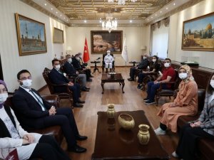 Diyanet İşleri Başkanı Erbaş’tan gençlere: “Filistin davasını hiçbir zaman ihmal etmeden geleceğe taşıyınız”