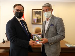 Belediye Başkanı Oktay ve Ukrayna Antalya Konsolosu Rustamov’dan işbirliği