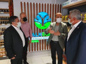 CHP heyeti Nazilli’de kuraklık ile ilgili incelemelerde bulundu