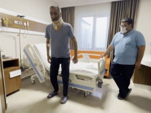 Felçli geldiği hastaneden yürüyerek ayrıldı