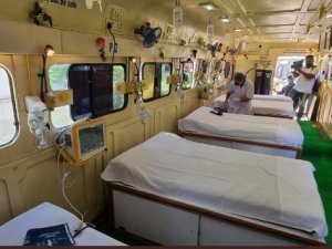 Hindistan’dan Covid-19 hastalarına ‘tekerlekli yoğun bakım’ hizmeti