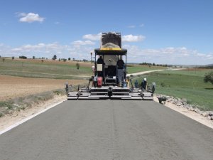 Başkan Yılmaz: “Köy yollarında kaliteyi yükseltiyor, konforu arttırıyoruz”