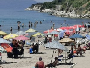 Sıcağı gören plaja koştu