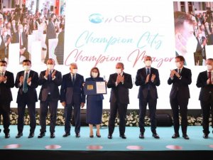 Fatma Şahin OECD Şampiyon Başkanlar arasına Türkiye’den katılan ilk belediye başkanı oldu