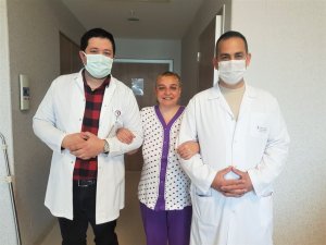 Selfie çekerken şüphelendi, beyninde tümör çıktı