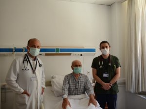 Enfeksiyona neden olan kalp pili kablosu operasyonla çıkarıldı