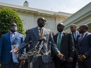 Biden, George Floyd’un ölümünün 1. yıl dönümünde ailesiyle görüştü