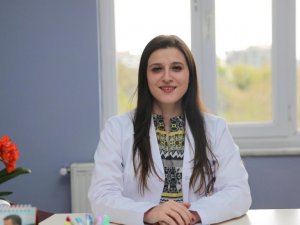 Yaz aylarında sık başvurulan şok diyetler hastalıklara davetiye çıkarabilir