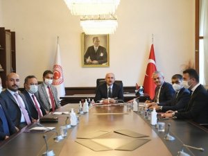 Karabük heyeti Bakan Karaismailoğlu ile görüştü